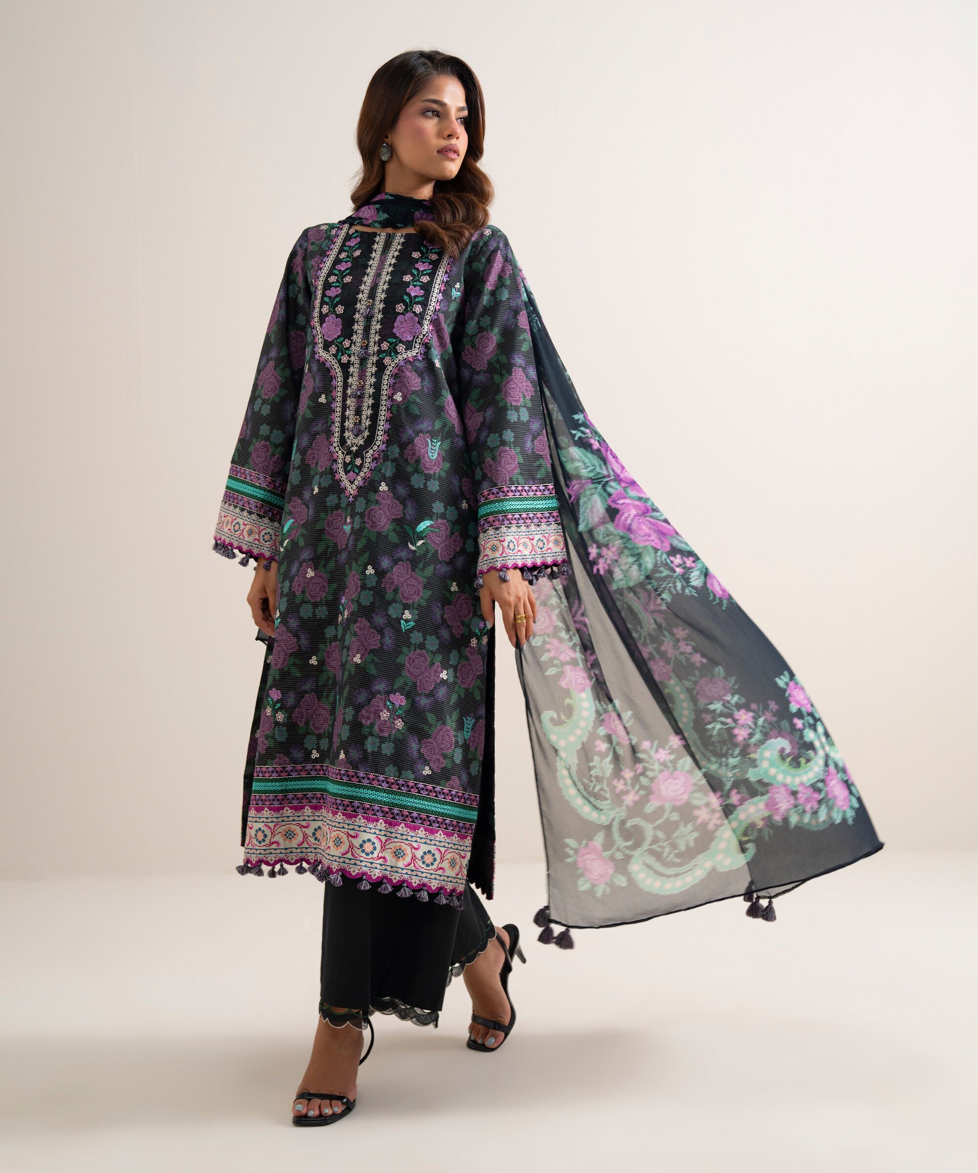 Sapphire women's unstitched zari cotton embroidered black 3 piece suit – pesgs26v7112 Sapphire Women's Unstitched Zari Cotton Embroidered Black 3 Piece Suit – PESGS26V7112