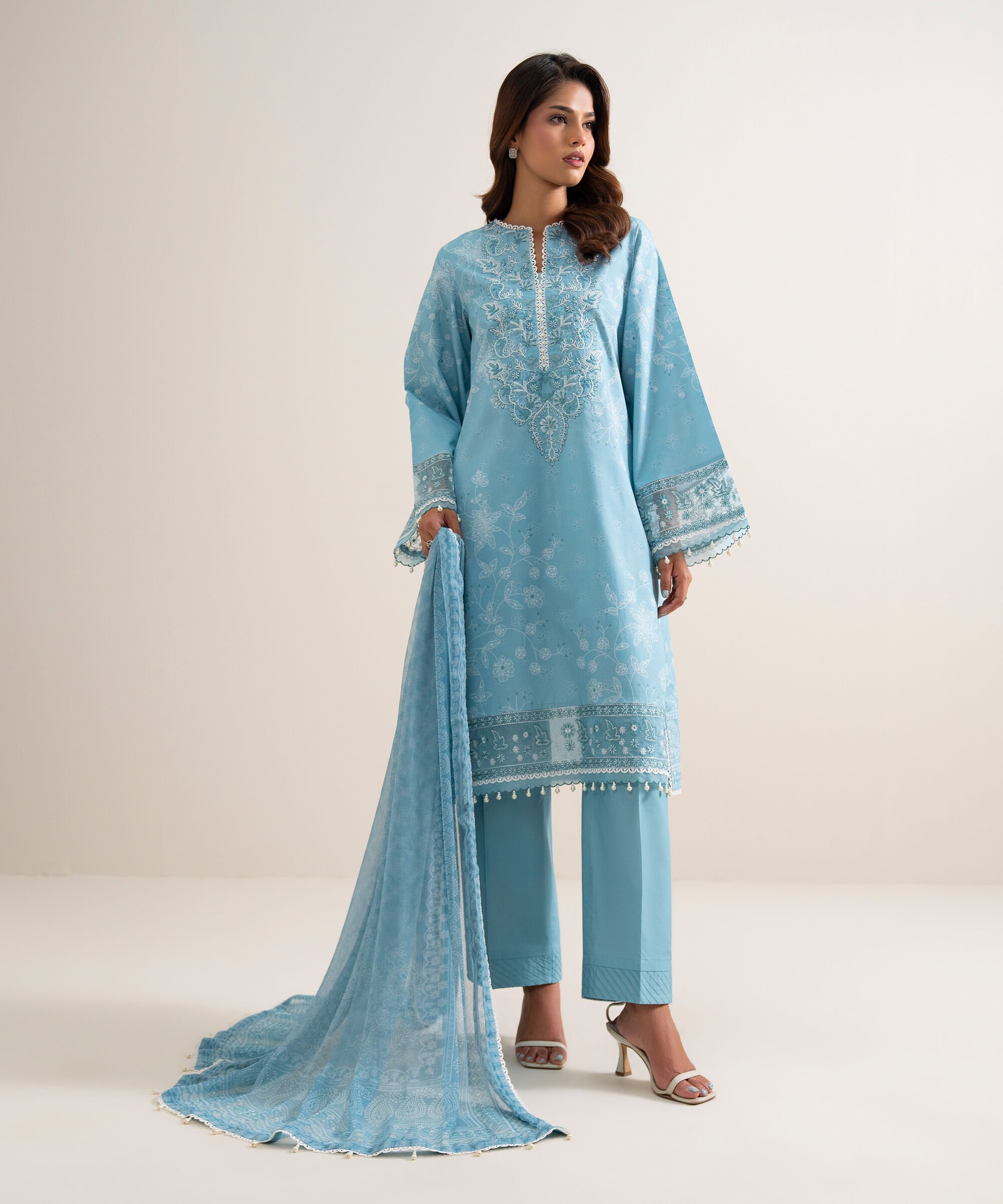Sapphire women's unstitched lawn embroidered blue 3 piece suit – pesgs26v7116 Sapphire Women's Unstitched Lawn Embroidered Blue 3 Piece Suit – PESGS26V7116