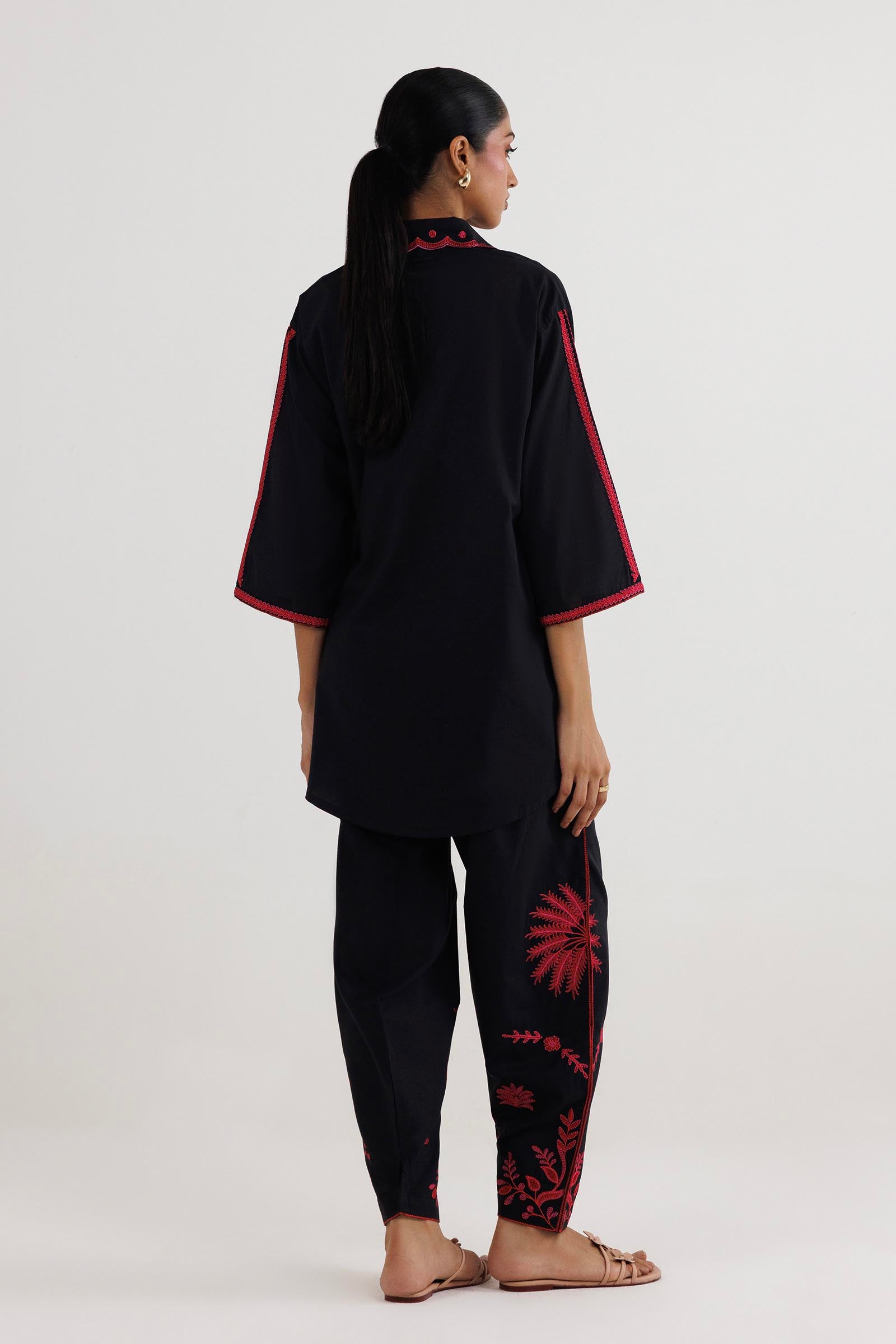 Sana safinaz stitched embroidered lawn shirt+ shalwar– ss26ese353p2t 2-6 Sana Safinaz Stitched Embroidered Lawn Shirt+ Shalwar– SS26ESE353P2T 2-6
