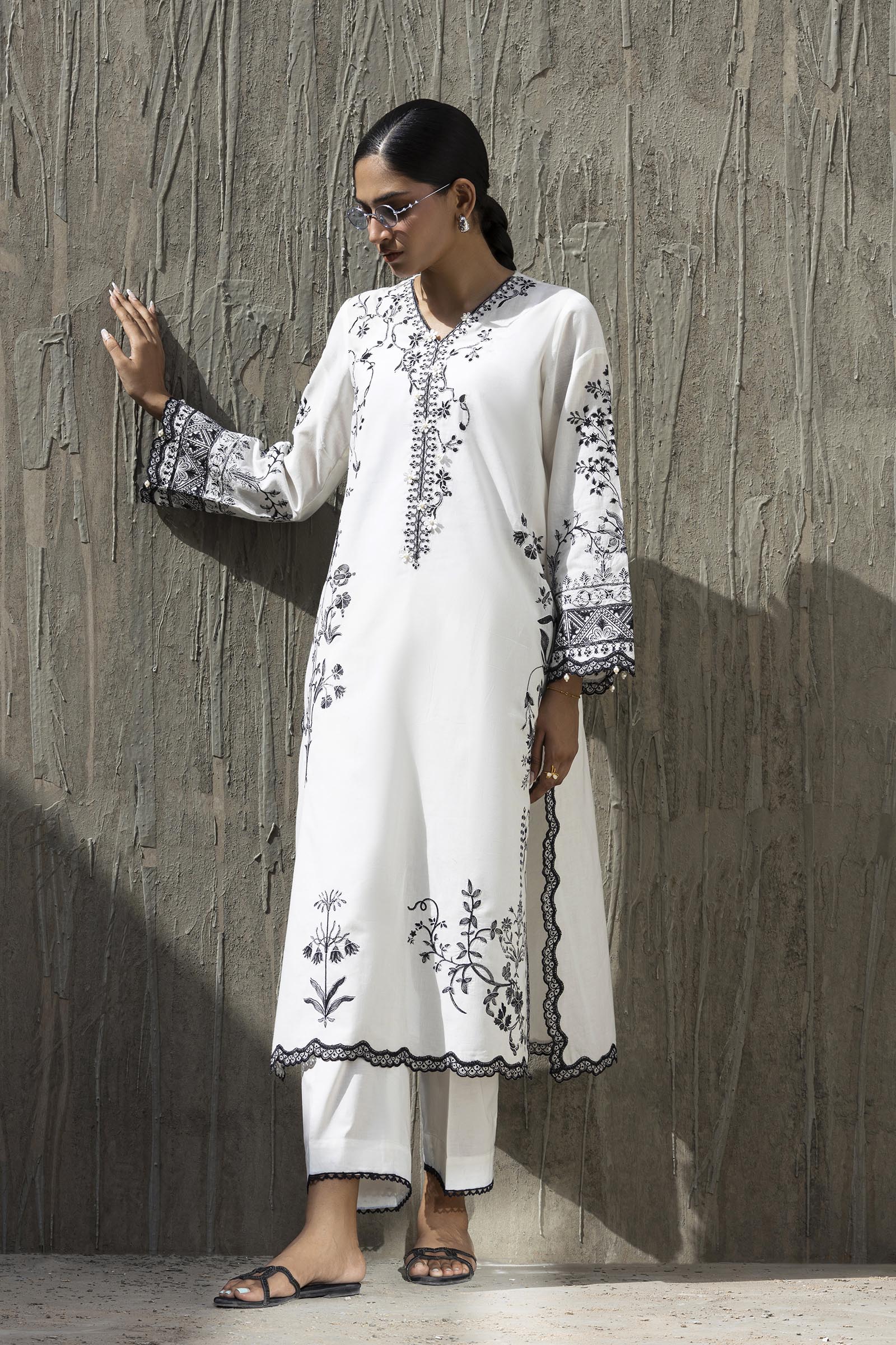 Sana safinaz stitched embroidered khaadi silk shirt+ culotte Sana Safinaz Stitched Embroidered Khaadi Silk Shirt+ Culotte