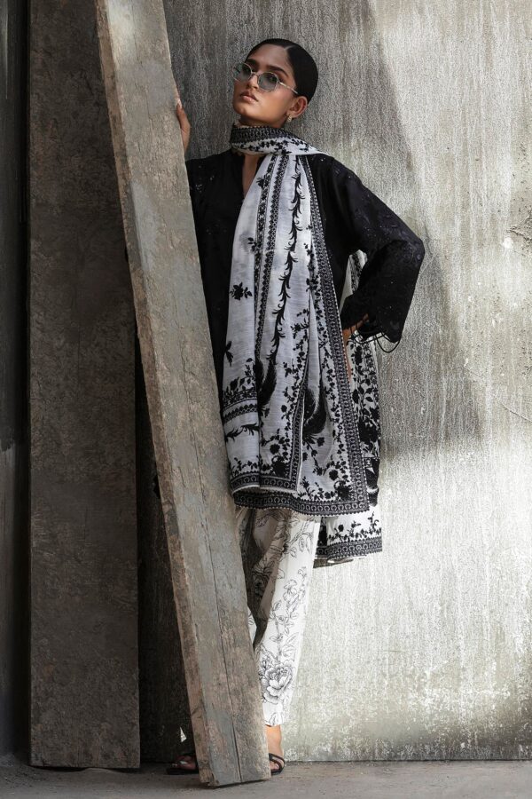 Sana Safinaz Stitched Embroidered Lawn Suit– SS26SGE502P3 9
