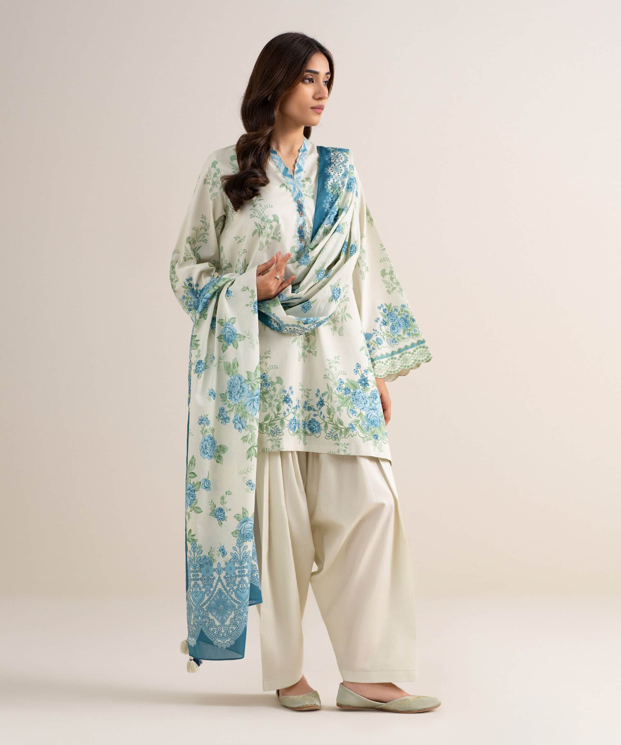 Sapphire women's unstitched lawn printed off white 3 piece suit – u3pdds26v719 Sapphire Women's Unstitched Lawn Printed Off White 3 Piece Suit – U3PDDS26V719