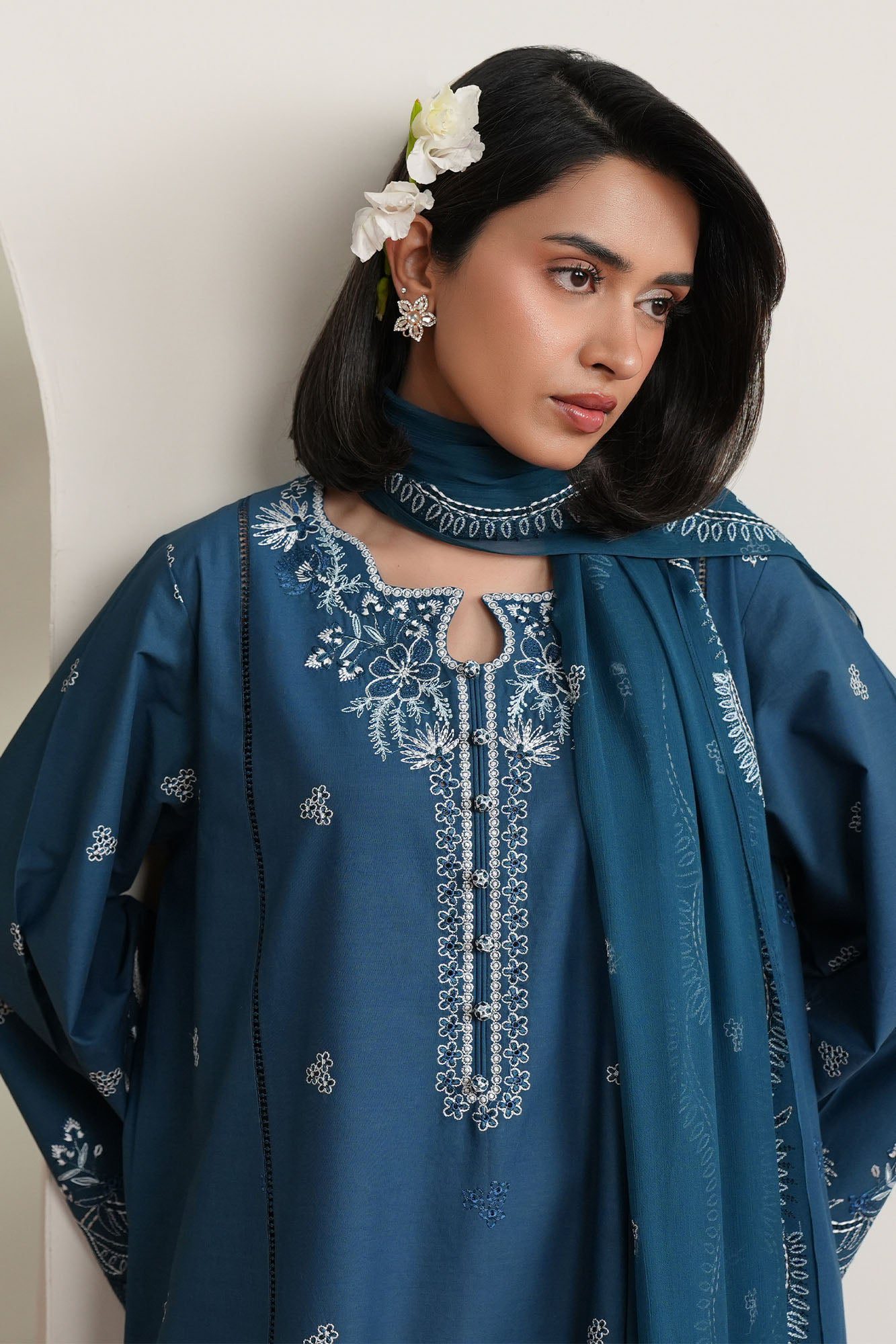 Cross stitch sapphire garden-3pc embroidered lawn suit– untitled-1 0001 dsc04758 Cross Stitch SAPPHIRE GARDEN-3PC EMBROIDERED LAWN SUIT– Untitled-1 0001 DSC04758