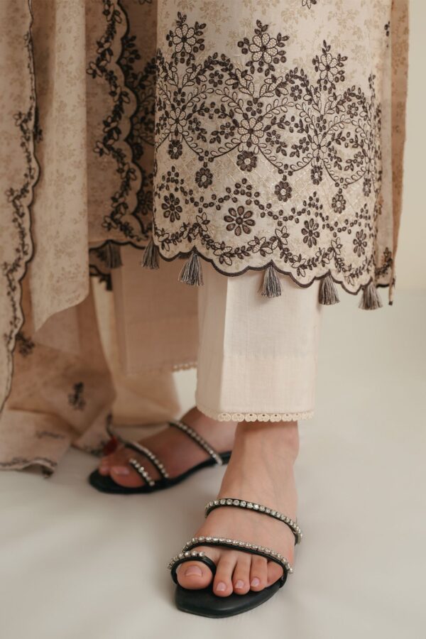 Cross Stitch IVORY NOIR-3PC EMBROIDERED LAWN SUIT– Untitled-1 0012 DSC01778