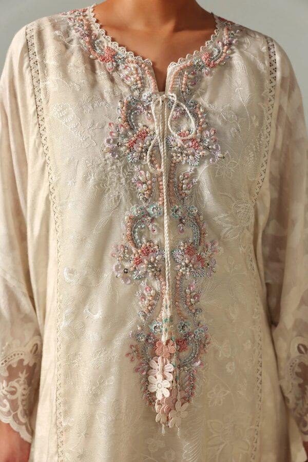 Ak kaftans ammara khan | vanilla magic kaftan (d-13)– detail view 3 AK Kaftans Ammara Khan | Vanilla Magic Kaftan (D-13)– detail view 3