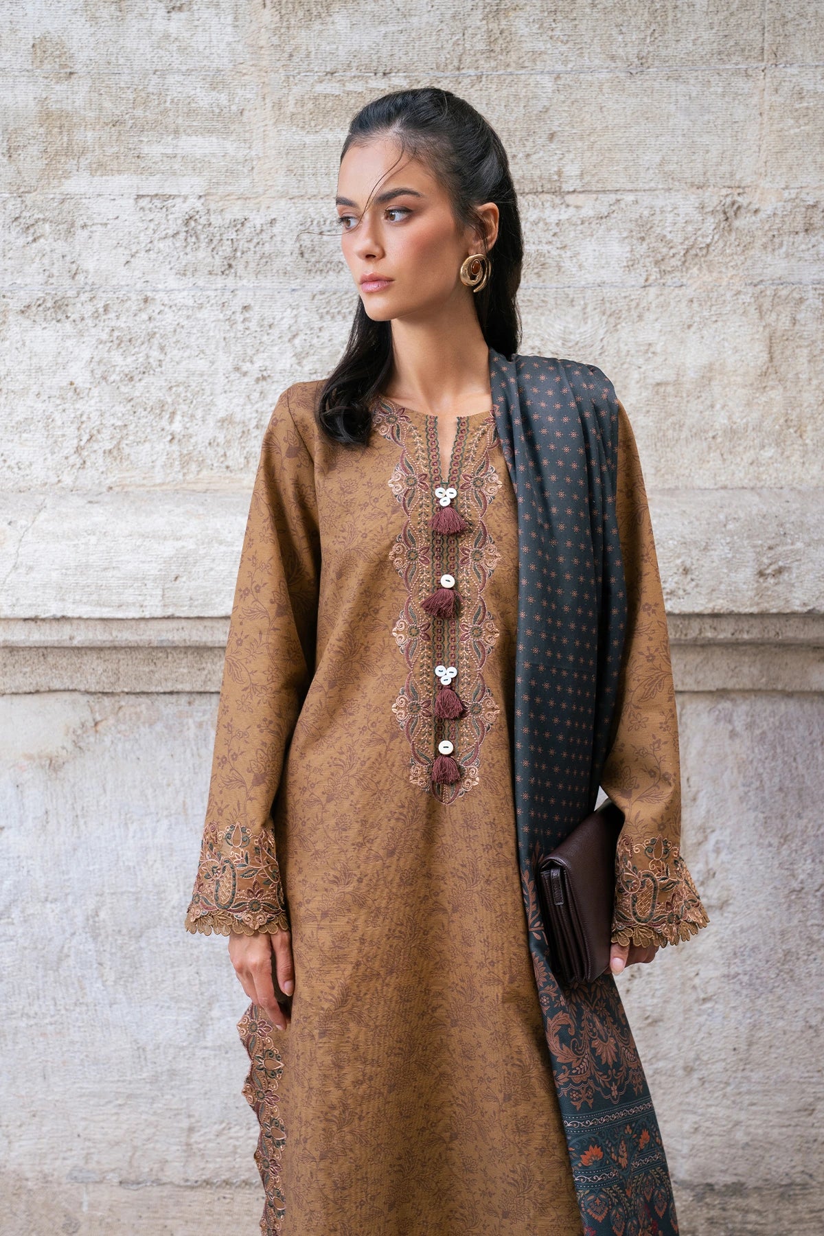 Rang rasiya meet me in istanbul oat– detail view 2 Rang Rasiya Meet Me In Istanbul Oat– detail view 2