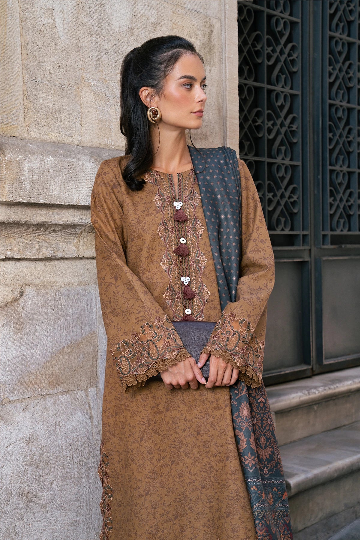 Rang rasiya meet me in istanbul oat– detail view 4 Rang Rasiya Meet Me In Istanbul Oat– detail view 4