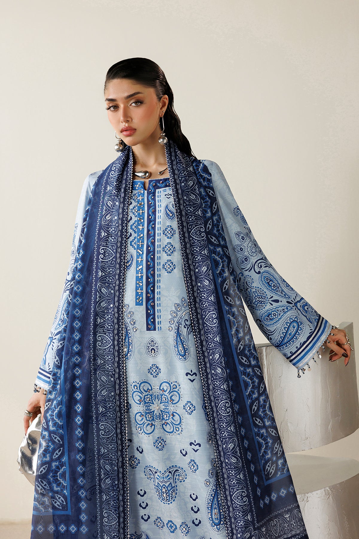 1l8a3381 Raw Silk by Jazmin 2026 | HANDWORK RAW SILK OR26-D02– 1L8A3381