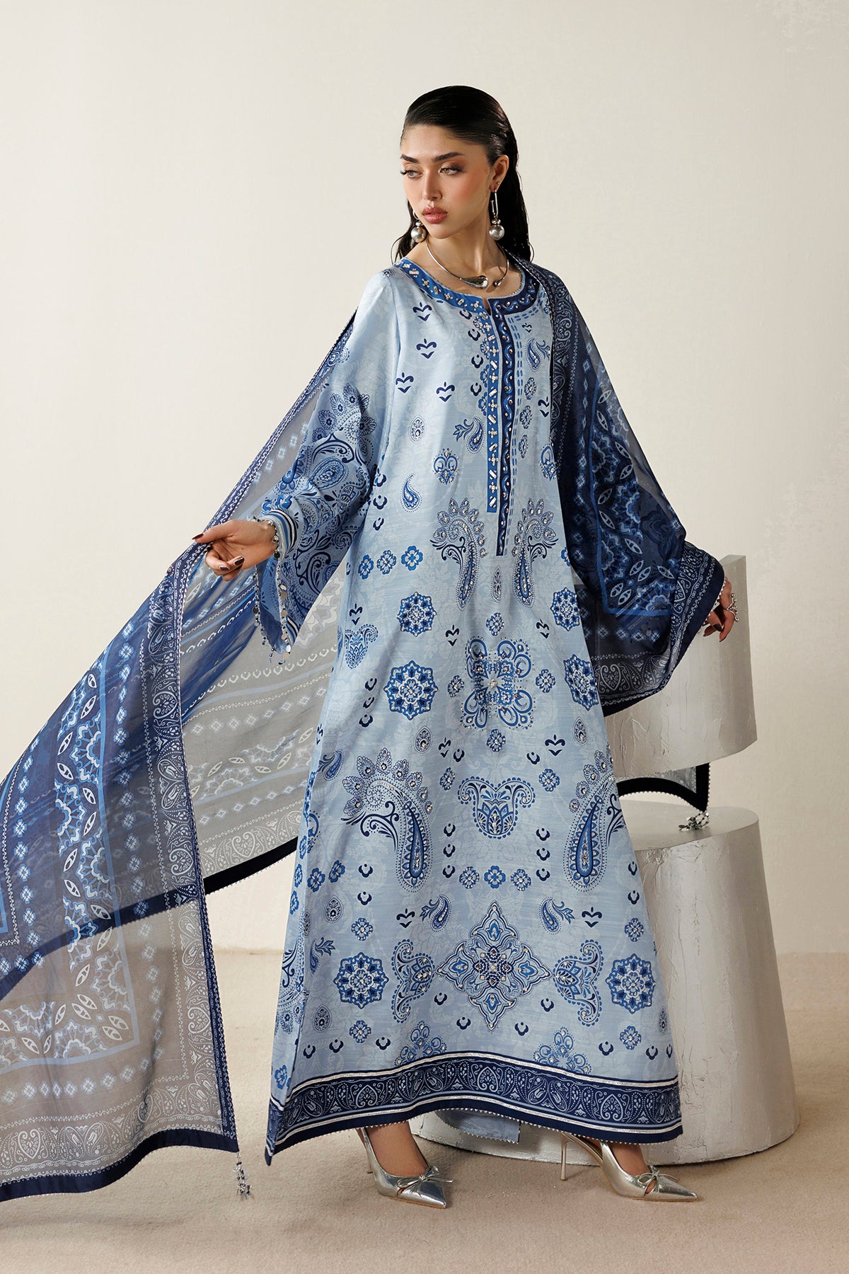 1l8a3398 Raw Silk by Jazmin 2026 | HANDWORK RAW SILK OR26-D02– 1L8A3398
