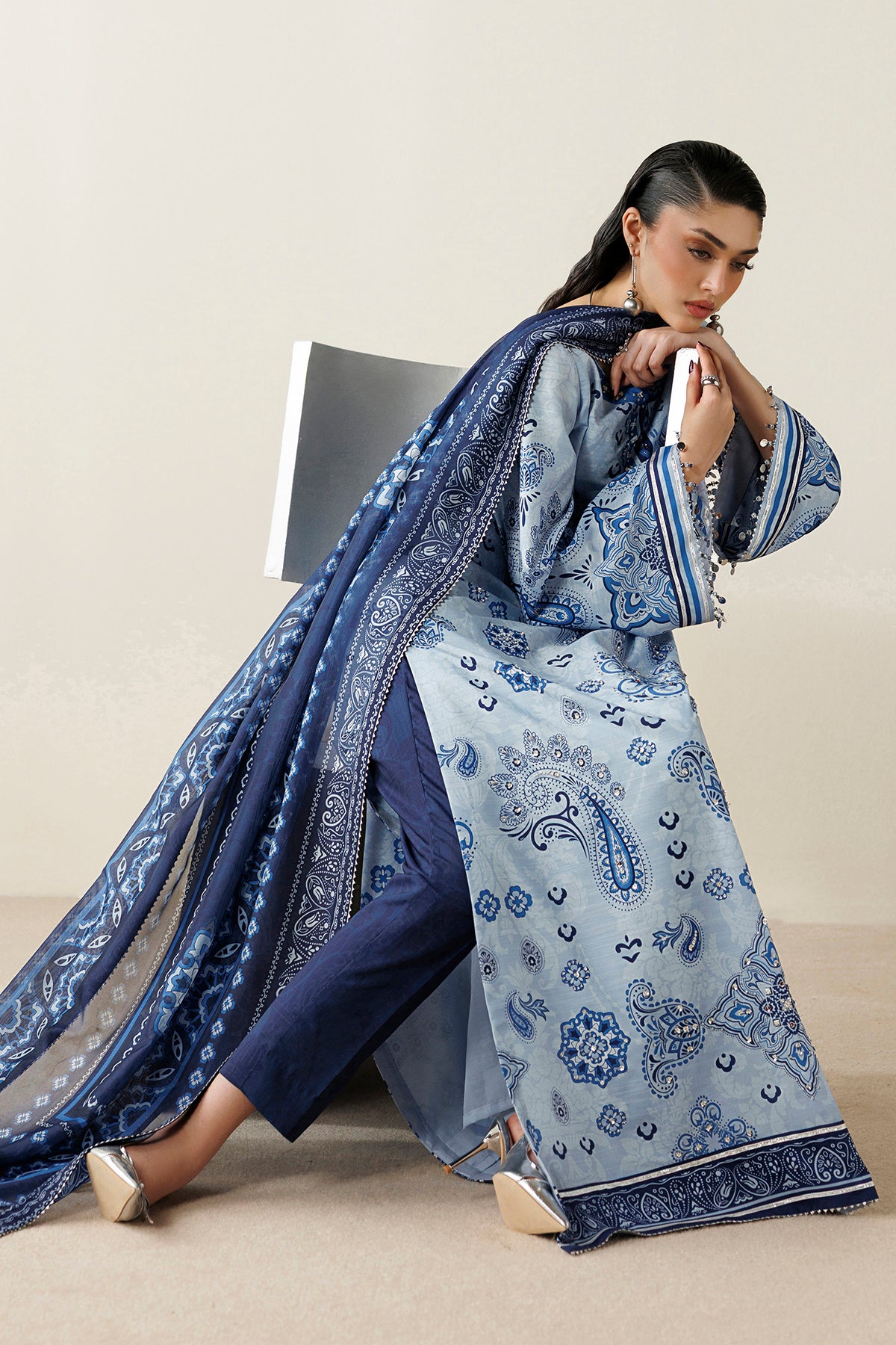 1l8a3440 Raw Silk by Jazmin 2026 | HANDWORK RAW SILK OR26-D02– 1L8A3440
