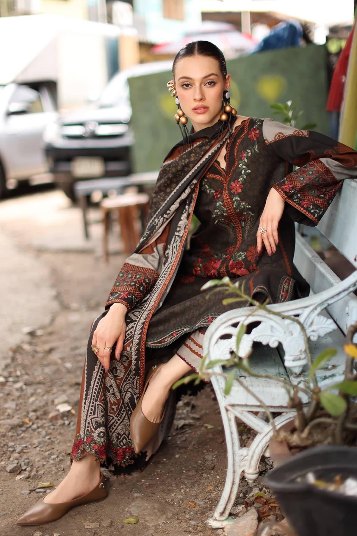 Aniq v1 linen 2026 charizma | 3-pc unstitched embroidered linen collection anw7-07– detail view 4 Aniq V1 Linen 2026 Charizma | 3-PC Unstitched Embroidered Linen Collection ANW7-07– detail view 4