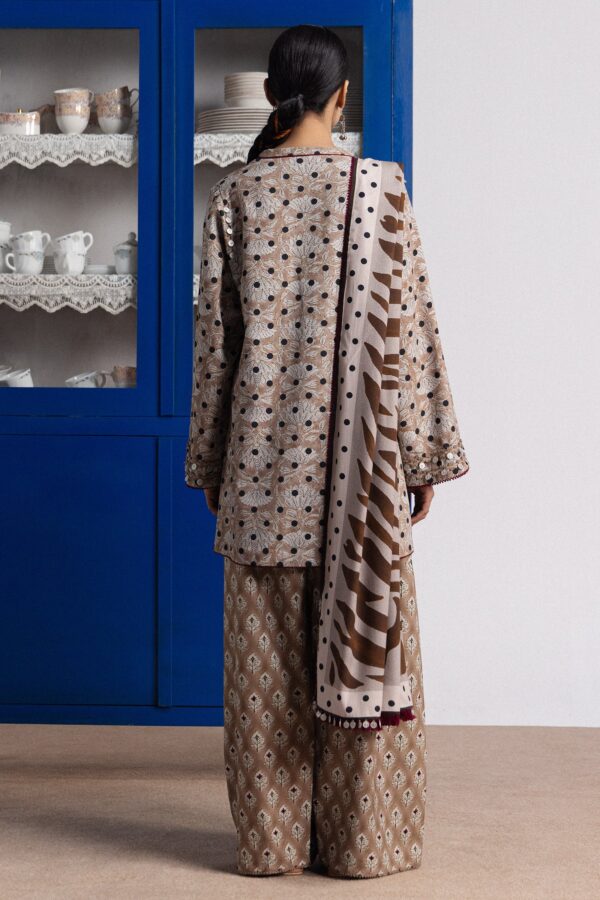 Coco Prints Winter 2026 Coco by Zara Shahjahan | Elowen-7B– alternate view Coco Prints Winter 2026 Coco by Zara Shahjahan | Elowen-7B– alternate view