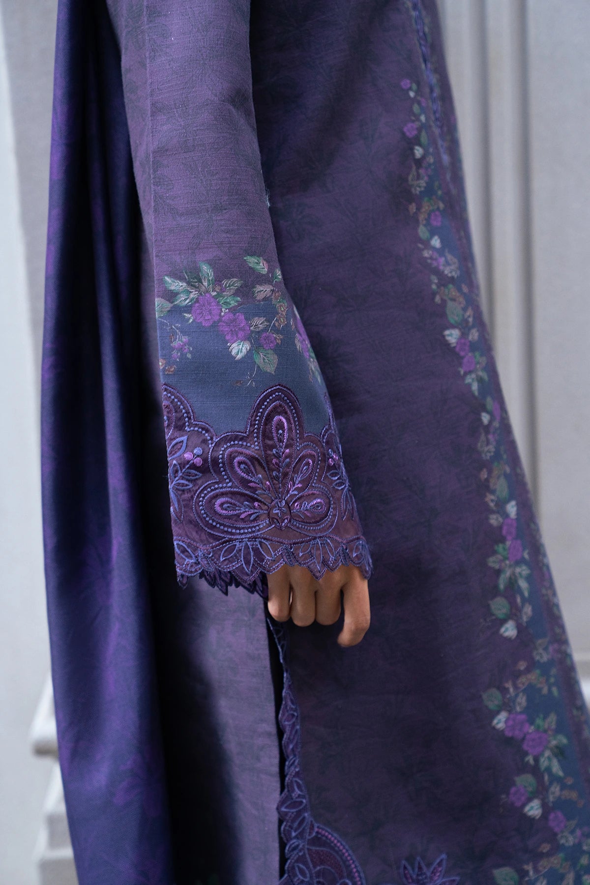 Rang rasiya meet me in istanbul vela– detail view 3 Rang Rasiya Meet Me In Istanbul Vela– detail view 3