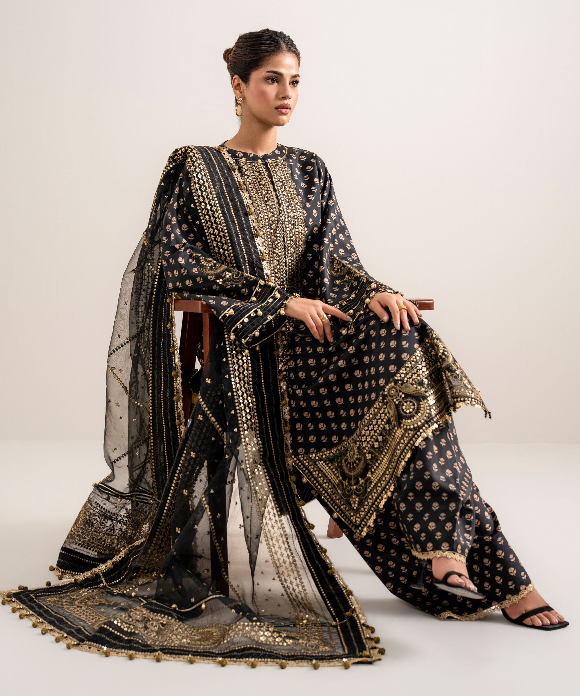 3pelxs26v837_5 Sapphire Women's Unstitched Printed Blended Grip Silk Black 3 Piece Suit – 3PELXS26V837