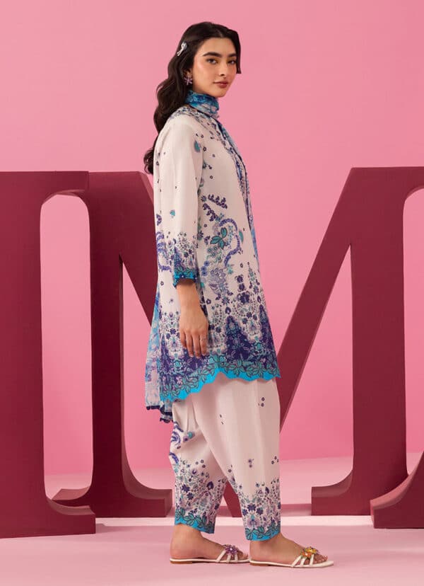 Image Ready to Wear | Blue Topaz– alternate view Image Ready to Wear | Blue Topaz– alternate view