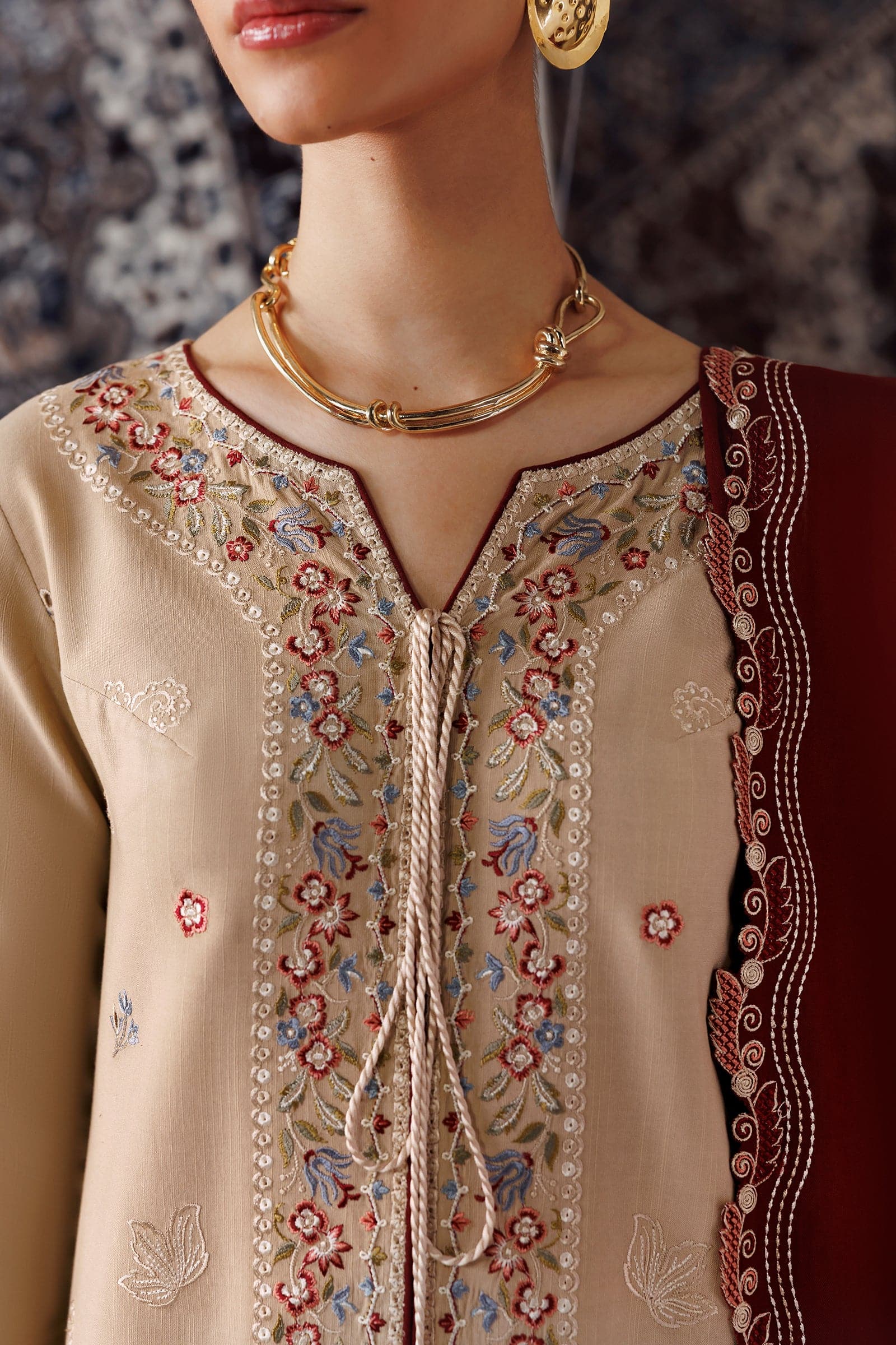 Qline linen '26 qalamkar | qlw-16 hamna– detail view 3 Qline Linen '26 Qalamkar | QLW-16 HAMNA– detail view 3