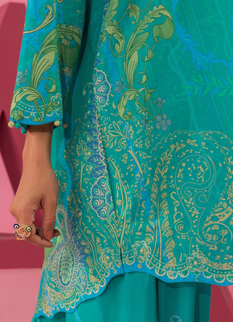 Image ready to wear | emerald– detail view 2 Image Ready to Wear | Emerald– detail view 2