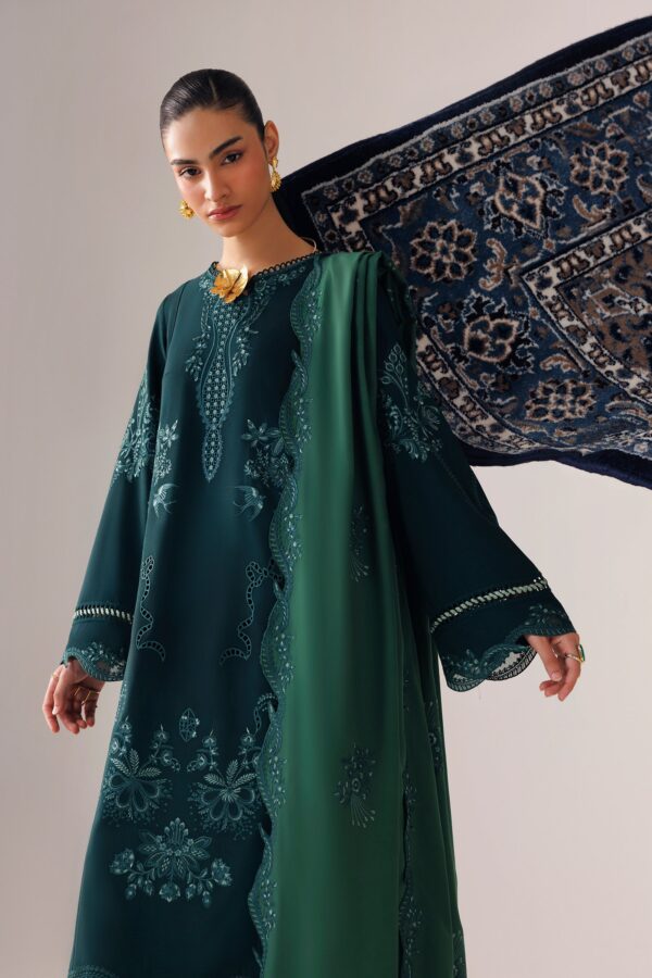 Qline linen '26 qalamkar | qlw-09 roma– detail view 4 Qline Linen '26 Qalamkar | QLW-09 ROMA– detail view 4