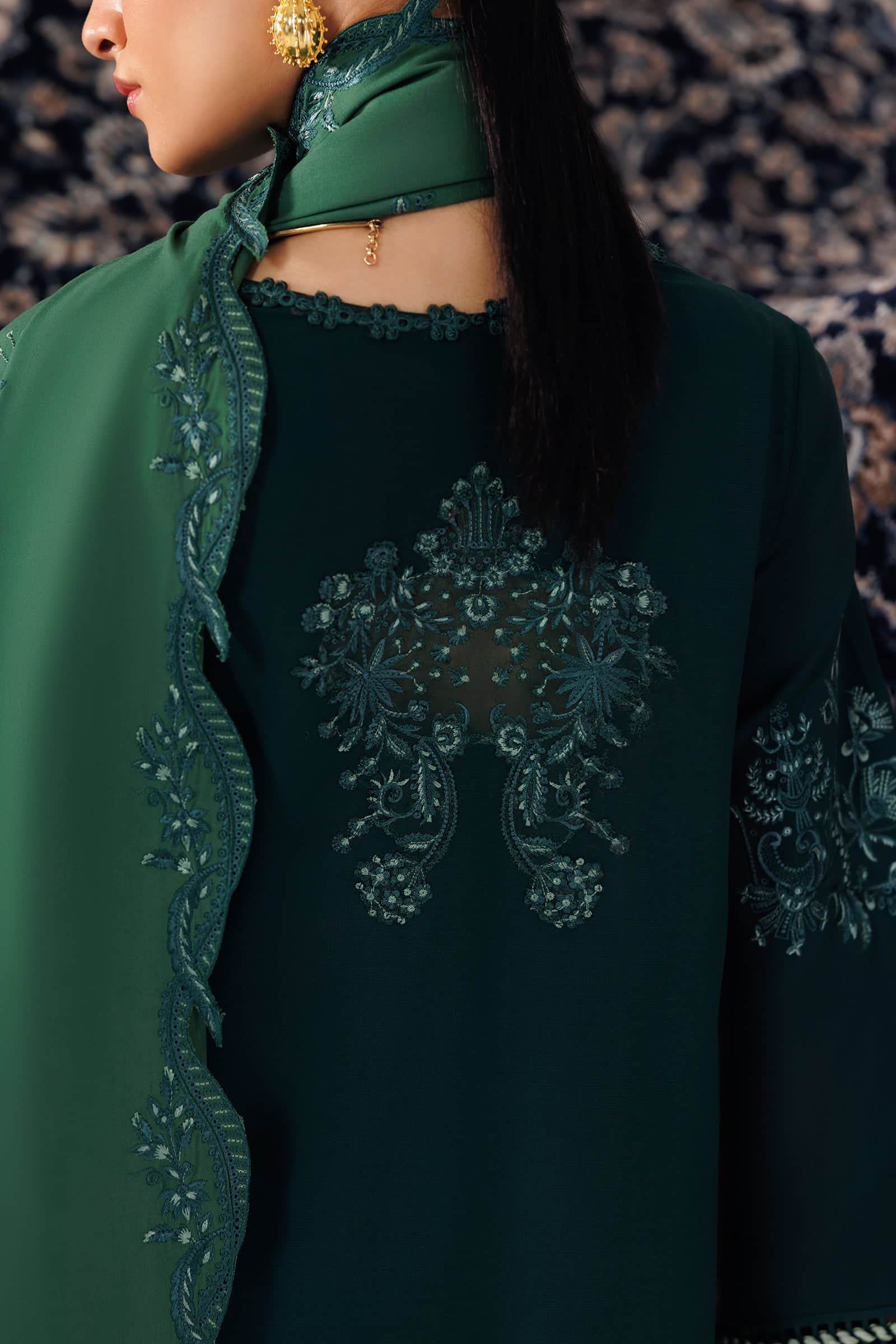 Qline linen '26 qalamkar | qlw-09 roma– detail view 7 Qline Linen '26 Qalamkar | QLW-09 ROMA– detail view 7