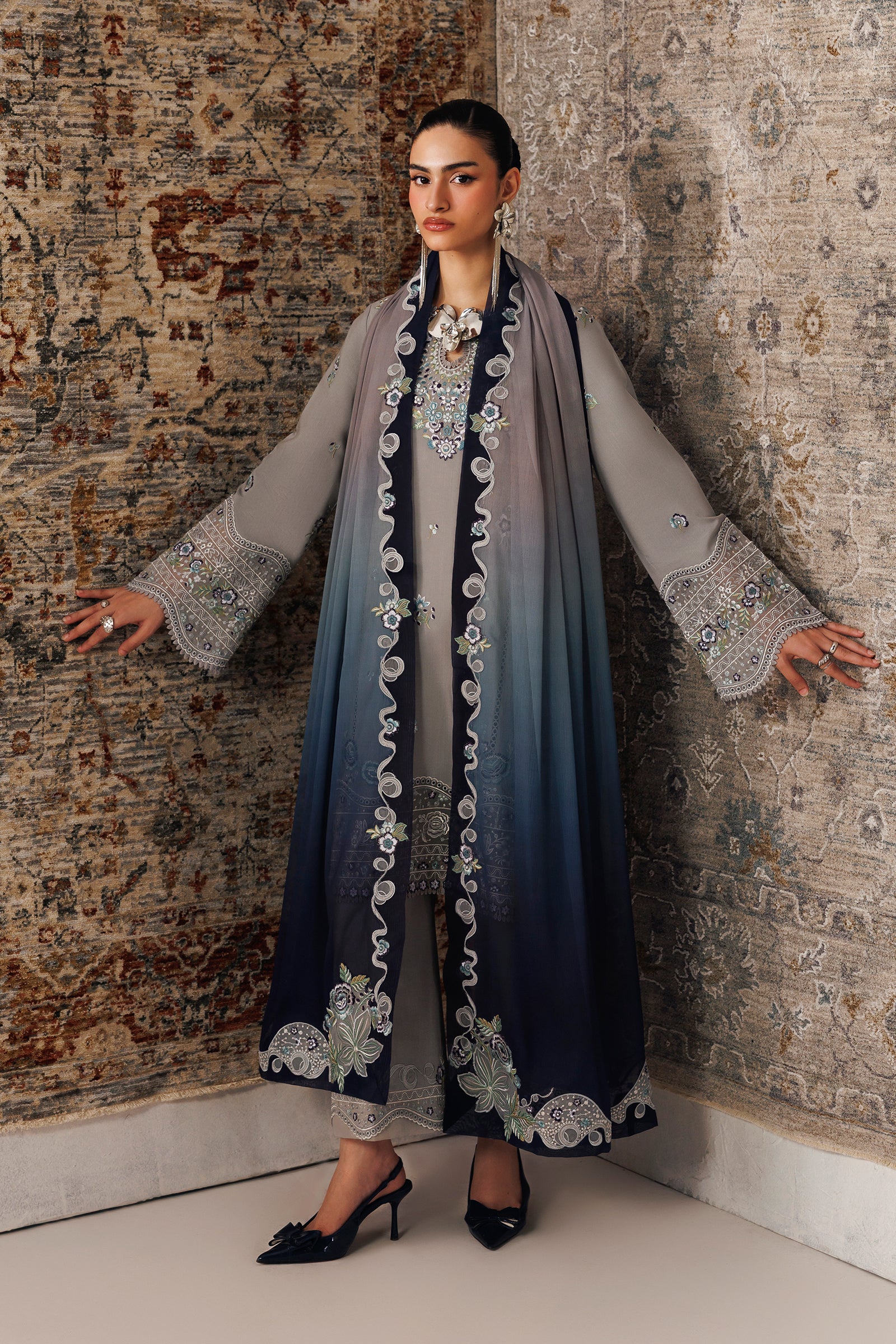 Qline linen '26 qalamkar | qlw-15 gina– detail view 6 Qline Linen '26 Qalamkar | QLW-15 GINA– detail view 6