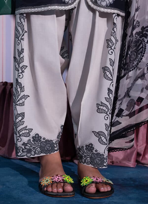 Image ready to wear | grey agate– detail view 3 Image Ready to Wear | Grey Agate– detail view 3