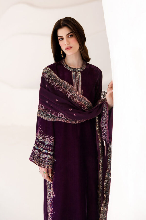 7I0A5999 Emaan Adeel Velvet Affair CECILIA– 7I0A5999