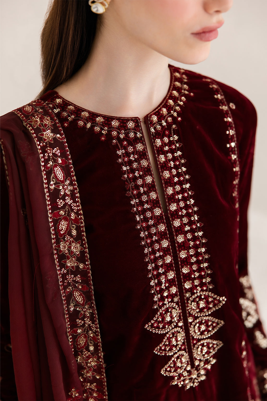 7i0a6218 Emaan Adeel Velvet Affair CORINNE– 7I0A6218