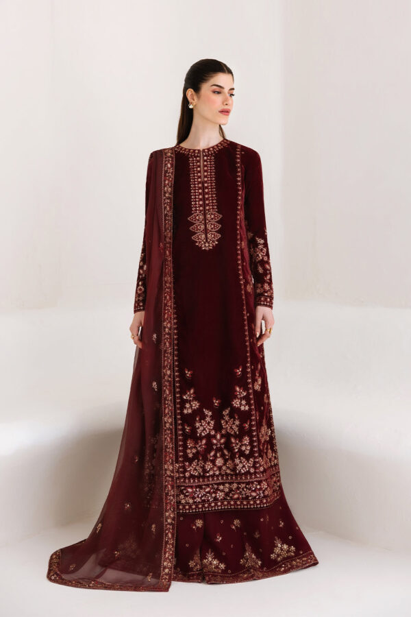 7i0a6223 Emaan Adeel Velvet Affair CORINNE– 7I0A6223