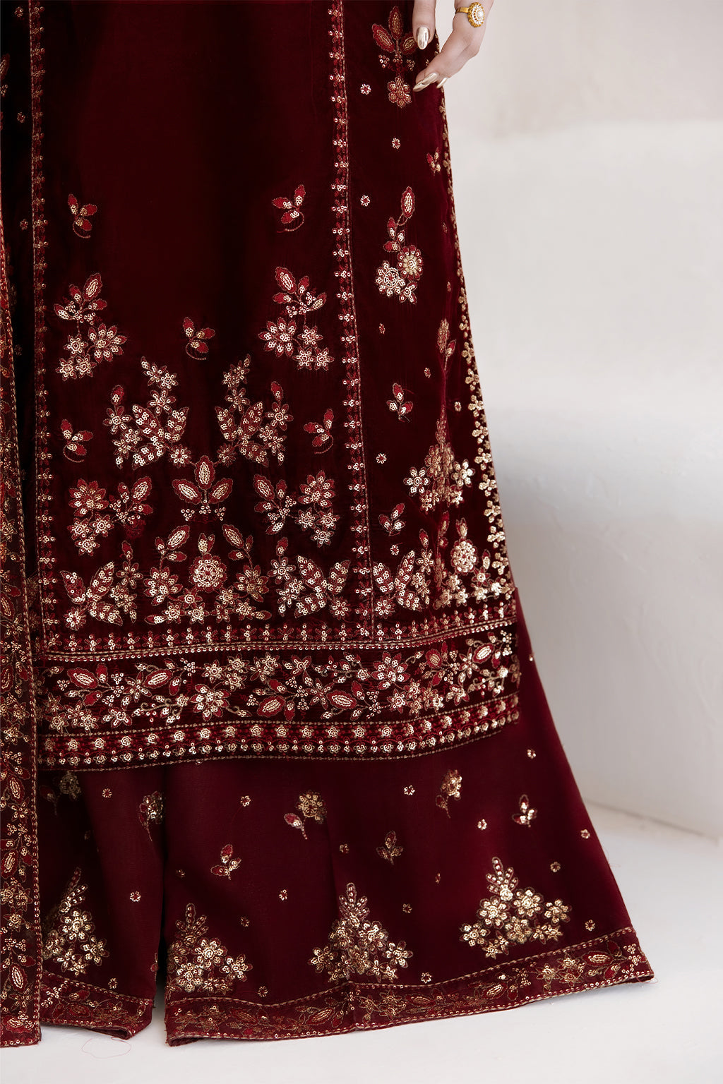7i0a6233 Emaan Adeel Velvet Affair CORINNE– 7I0A6233