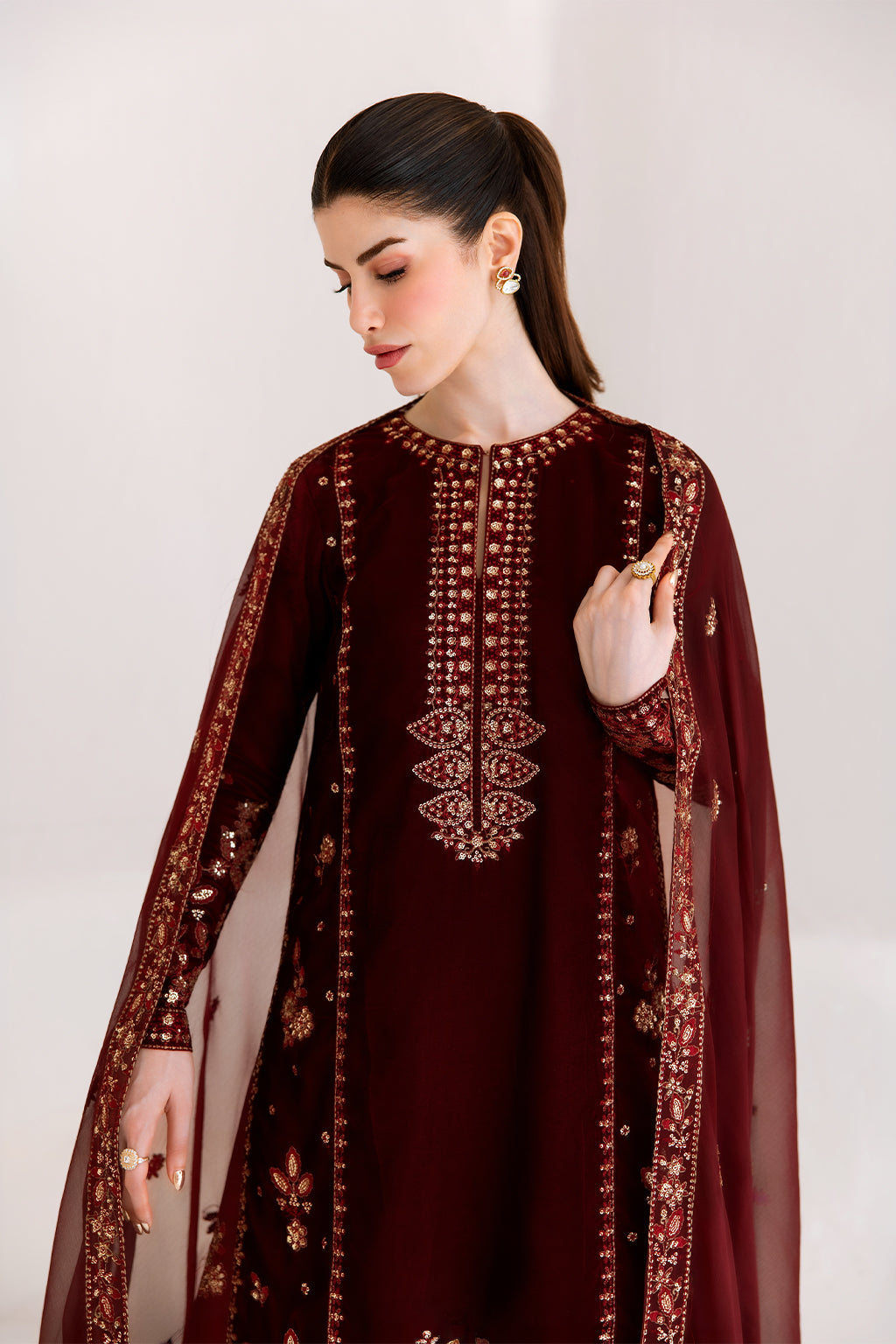 7i0a6254 Emaan Adeel Velvet Affair CORINNE– 7I0A6254