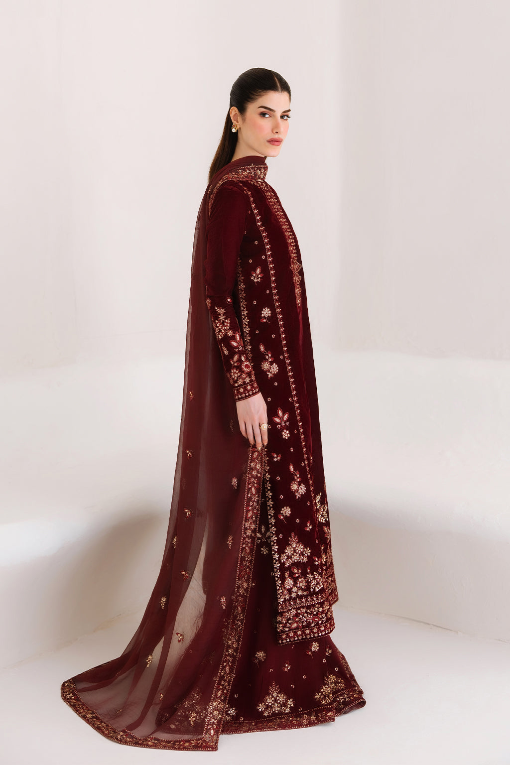 7i0a6262 Emaan Adeel Velvet Affair CORINNE– 7I0A6262