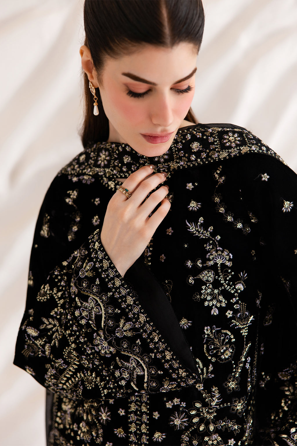 7i0a6790 Emaan Adeel Velvet Affair LIVIA– 7I0A6790