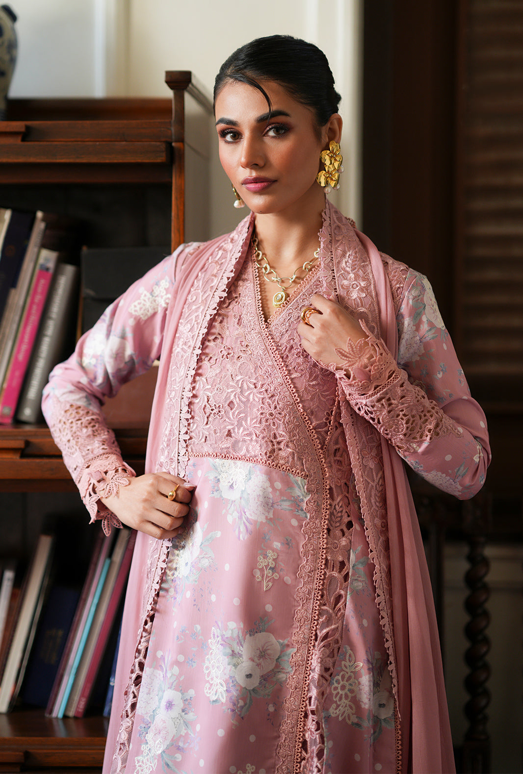 Ajr-cwe-08-2 Cutwork Edit'26 AJR Couture | Rhea– AJR-CWE-08-2
