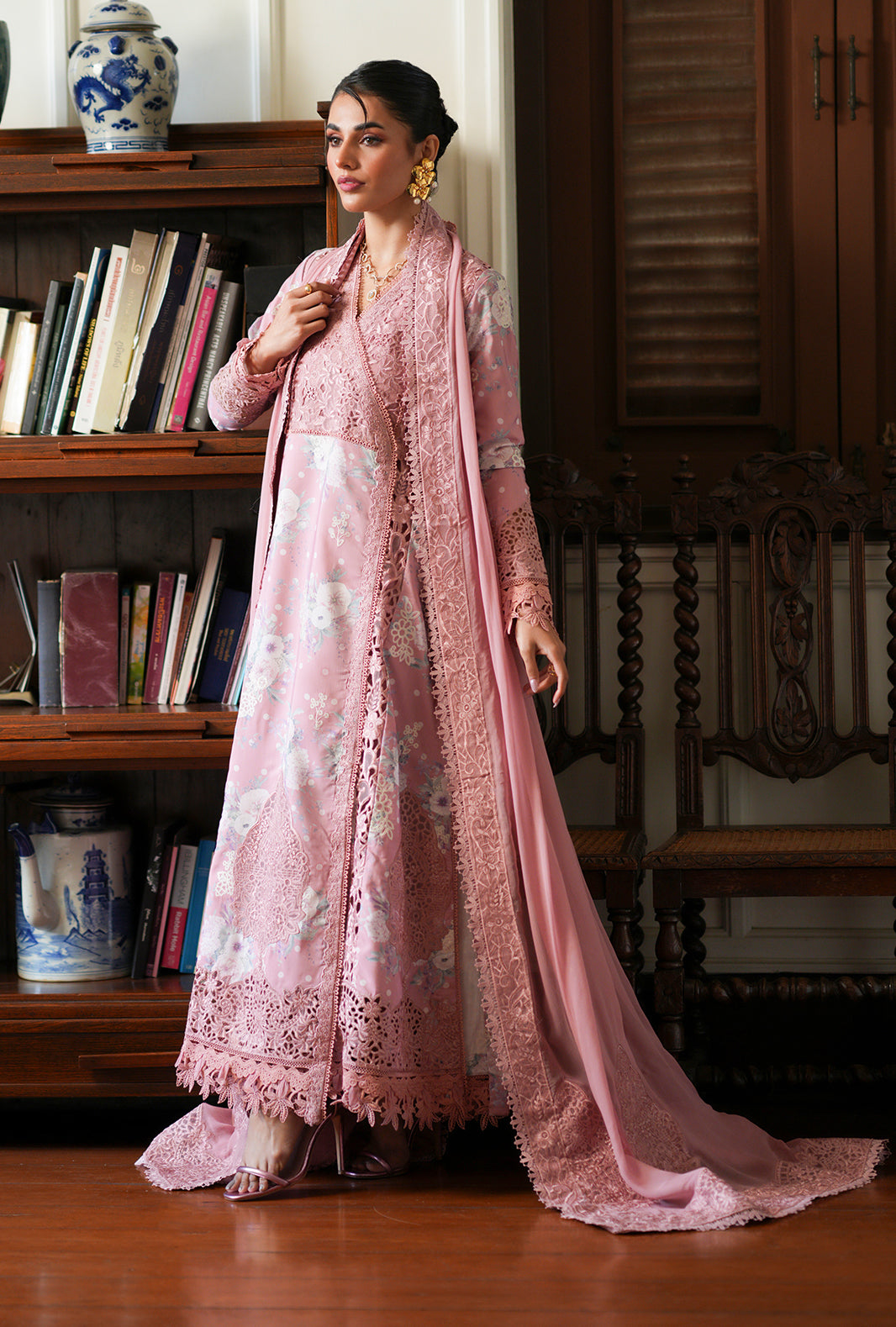 Ajr-cwe-08-5 Cutwork Edit'26 AJR Couture | Rhea– AJR-CWE-08-5
