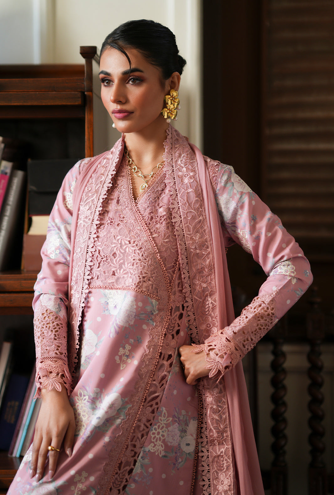 Ajr-cwe-08-6 Cutwork Edit'26 AJR Couture | Rhea– AJR-CWE-08-6