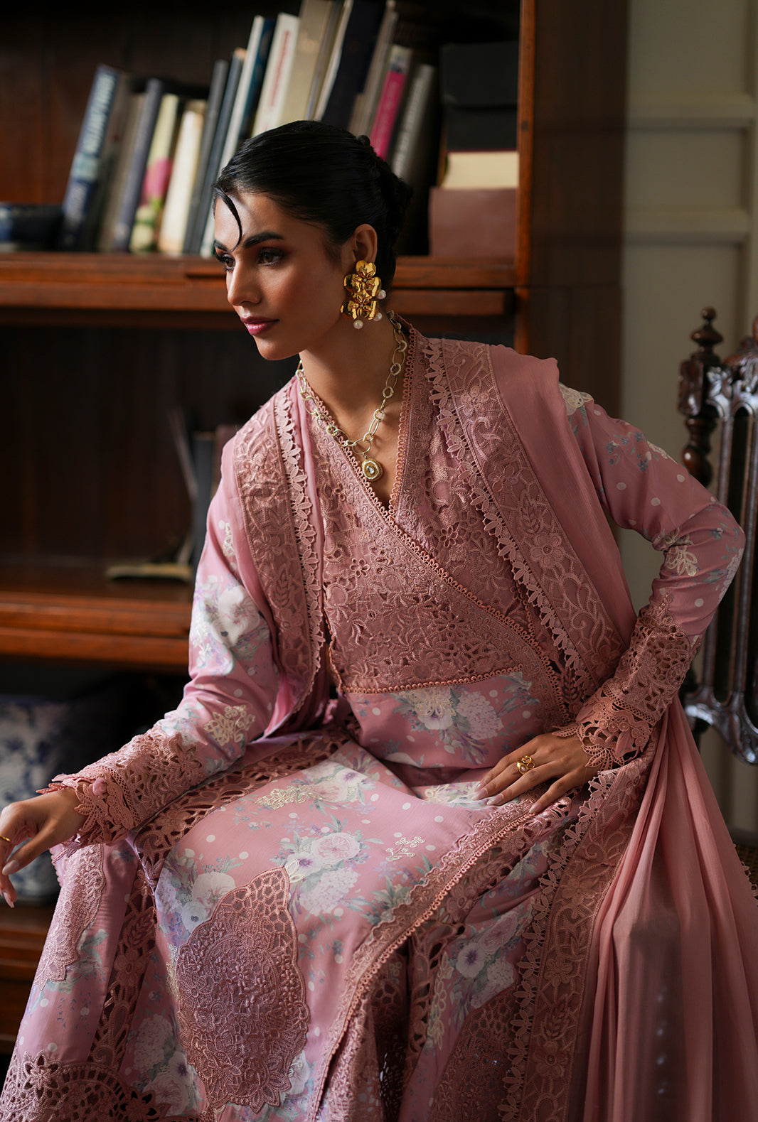 Ajr-cwe-08-8 Cutwork Edit'26 AJR Couture | Rhea– AJR-CWE-08-8