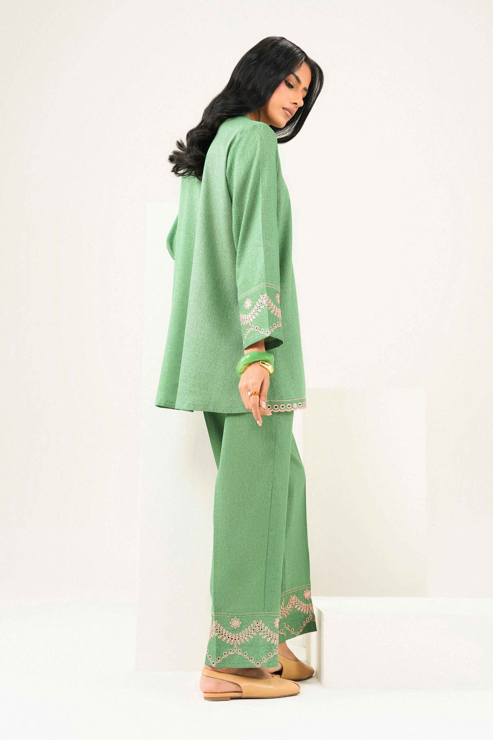 Nishat linen winter collection 2026 | 2 piece - embroidered suit - aw25-31 Nishat Linen Winter Collection 2026 | 2 Piece - Embroidered Suit - AW25-31 - Image 3