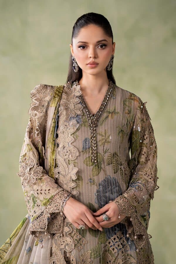Maria b 3 piece embroidered chiffon suit– d-3-e Maria B 3 Piece Embroidered Chiffon Suit– D-3-E