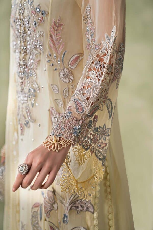 Maria b 3 piece embroidered chiffon suit– d-8-i Maria B 3 Piece Embroidered Chiffon Suit– D-8-I