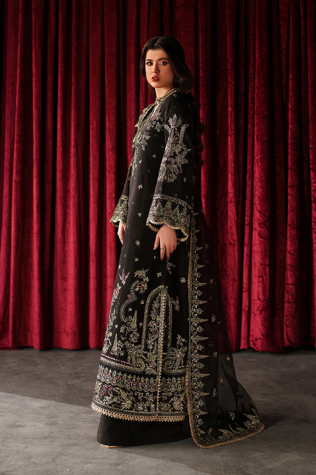 Emaan adeel verve silk edit luce– alternate view Emaan Adeel Verve Silk Edit LUCE– alternate view