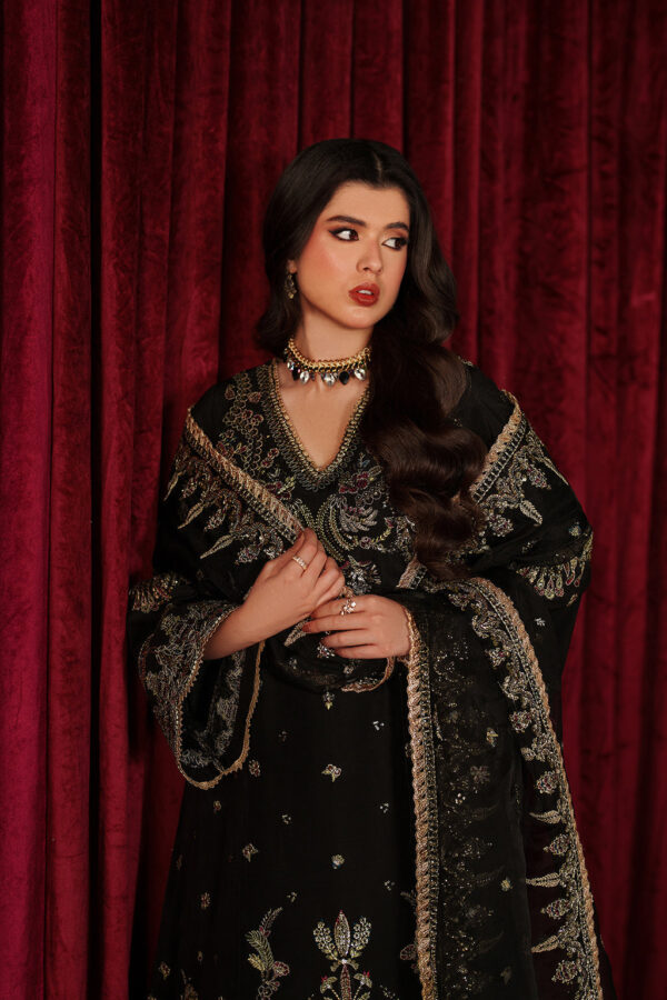 Emaan adeel verve silk edit luce– detail view 2 Emaan Adeel Verve Silk Edit LUCE– detail view 2