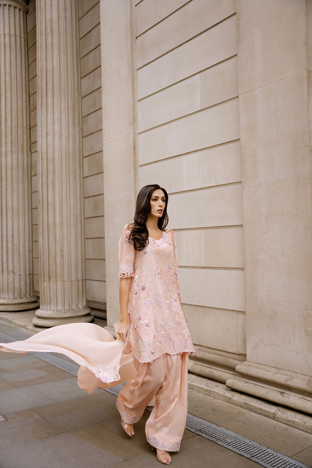 Nimr '26 sobia nazir | rosé– detail view 6 Nimr '26 Sobia Nazir | Rosé– detail view 6