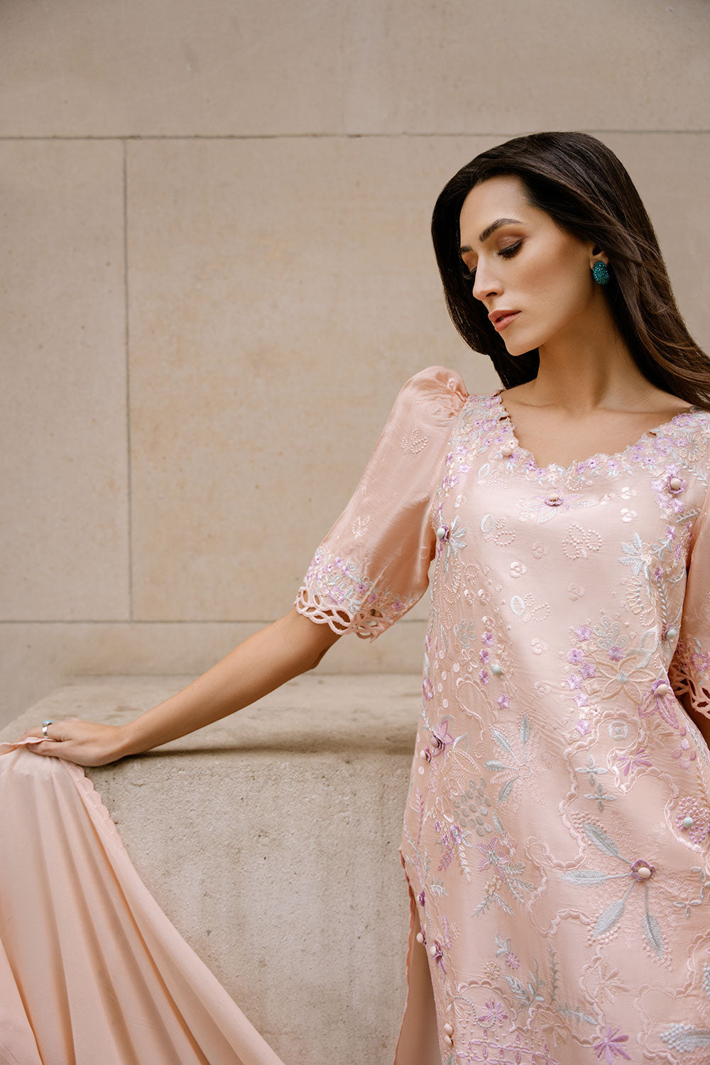 Nimr '26 sobia nazir | rosé– detail view 8 Nimr '26 Sobia Nazir | Rosé– detail view 8
