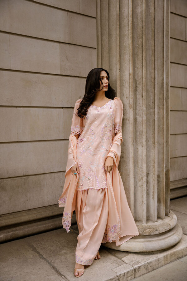 Nimr '26 Sobia Nazir | Rosé– alternate view Nimr '26 Sobia Nazir | Rosé– alternate view