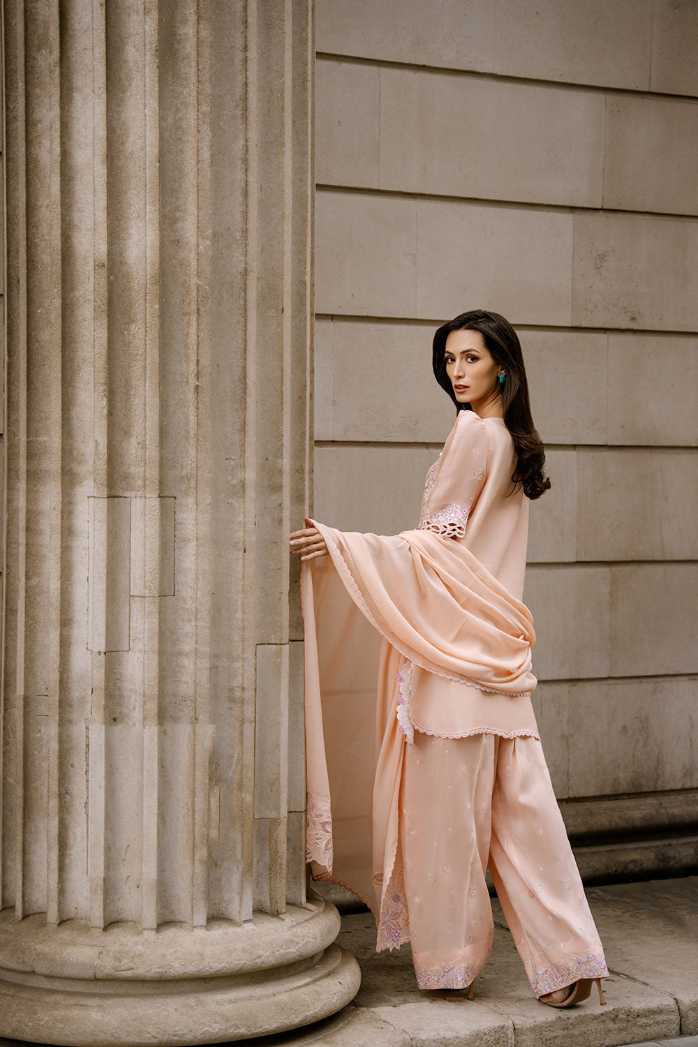 Nimr '26 sobia nazir | rosé– detail view 5 Nimr '26 Sobia Nazir | Rosé– detail view 5