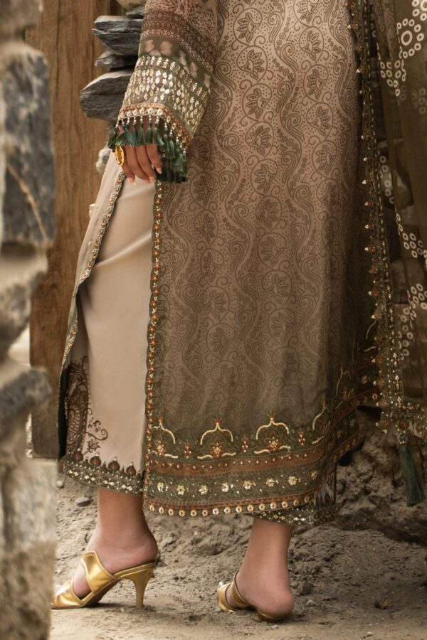 Charizma vasal winter v2 2026 3-pc unstitched embroidered chiffon collection vslw6-13– detail view 3 Charizma Vasal Winter V2 2026 3-PC Unstitched Embroidered Chiffon Collection VSLW6-13– detail view 3