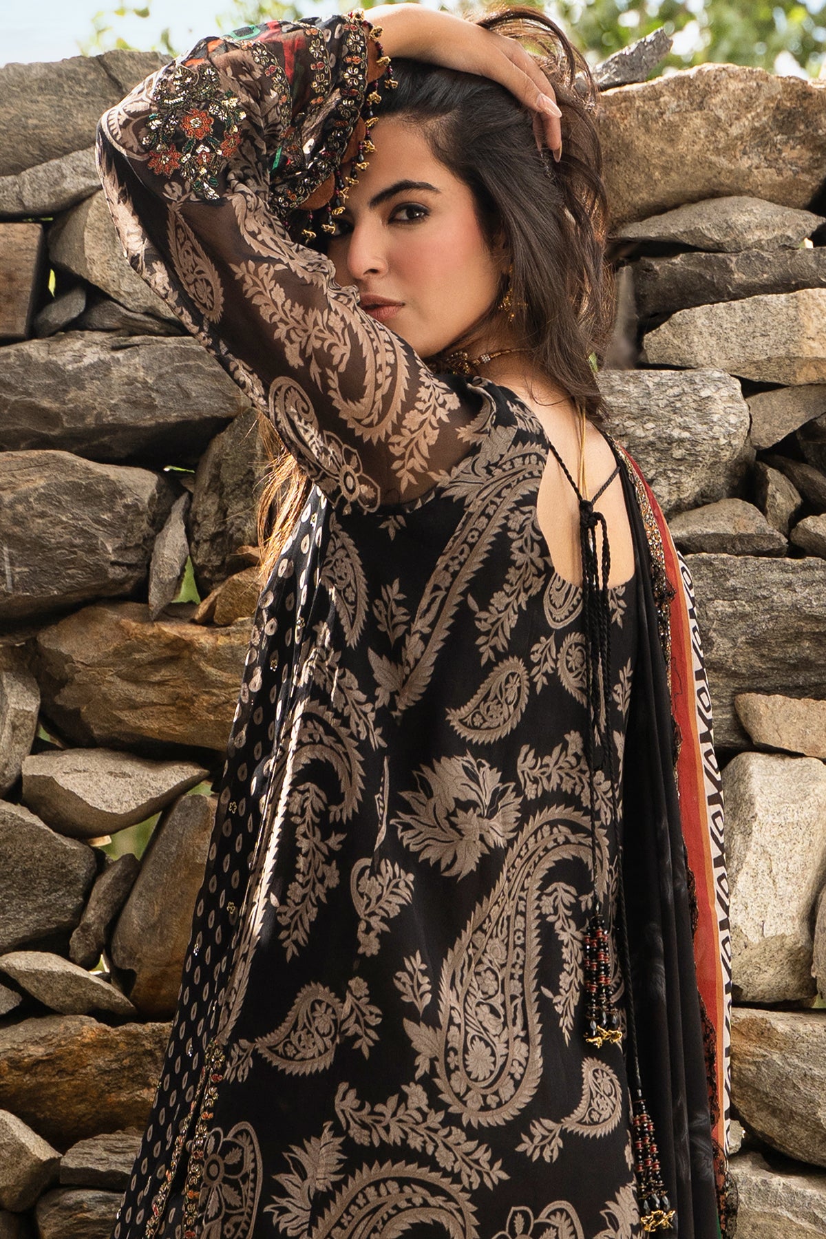 Charizma vasal winter v2 2026 3-pc unstitched embroidered chiffon collection vslw6-15– detail view 3 Charizma Vasal Winter V2 2026 3-PC Unstitched Embroidered Chiffon Collection VSLW6-15– detail view 3