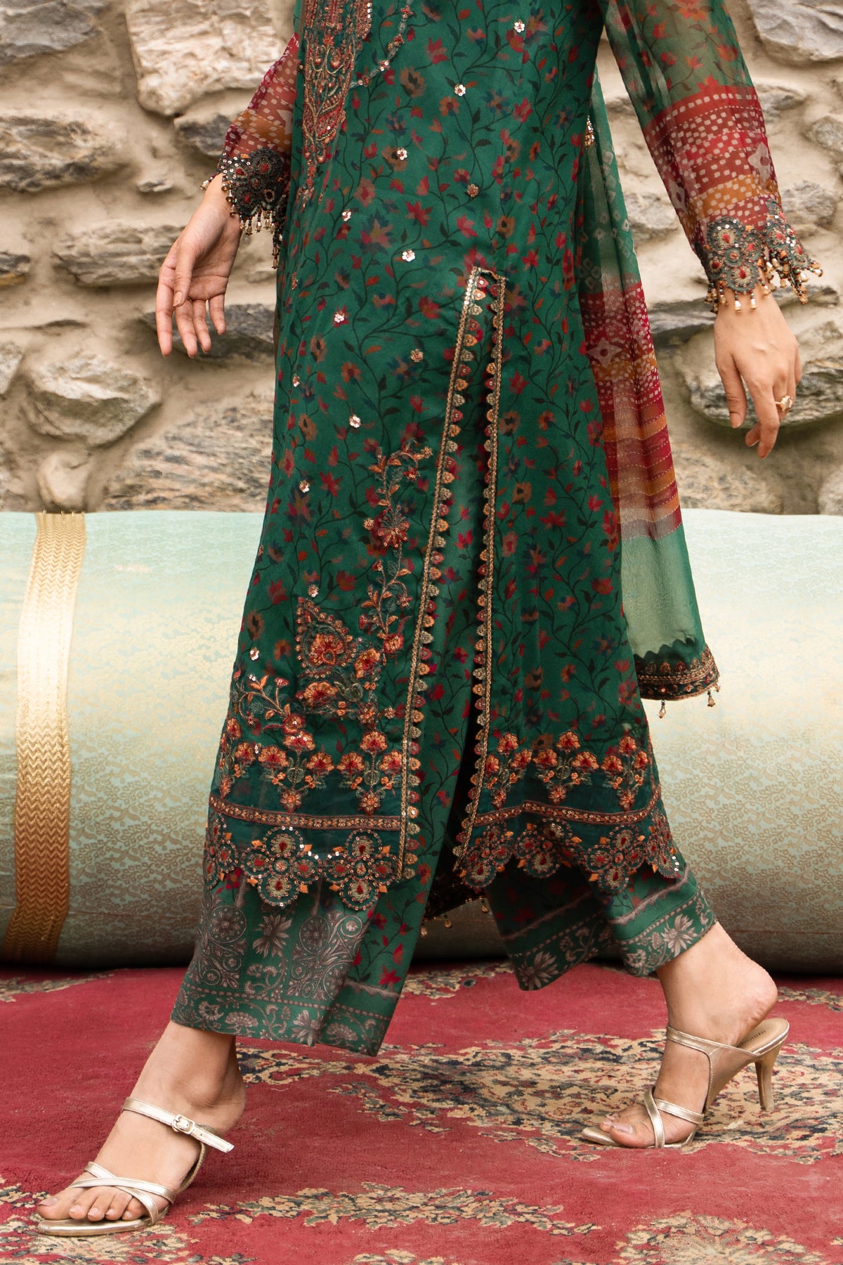 Charizma vasal winter v2 2026 3-pc unstitched embroidered chiffon collection vslw6-18– detail view 4 Charizma Vasal Winter V2 2026 3-PC Unstitched Embroidered Chiffon Collection VSLW6-18– detail view 4