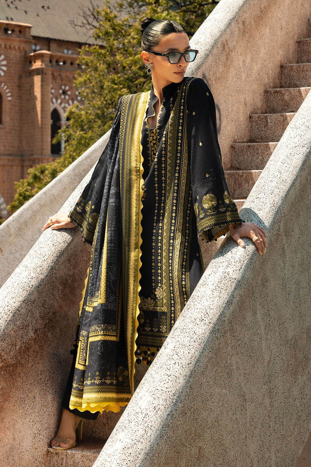 Digital-printed-linen-khaddar-dupatta-digital-printed-linen-khaddar-shirt-dyed-trouser-gulahmed-sc-52003-front Gul Ahmed Winter 2026 - 3 Piece Digital Printed Linen Khaddar Suit with Dupatta
