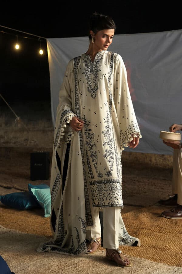Embroidered-Karandi-Dupatta-Embroidered-Karandi-Shirt-Dyed-Karandi-Trouser-Gulahmed-AY-62002-Front Gul Ahmed Winter 2026 - 3 Piece Embroidered Karandi Suit with Embroidered Karandi Dupatta